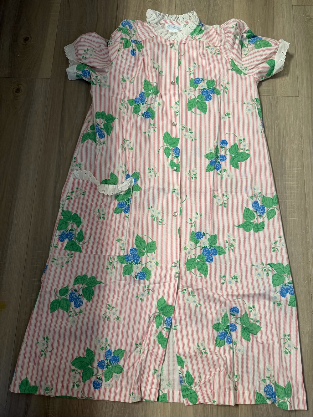 dELiA*s (Size M)